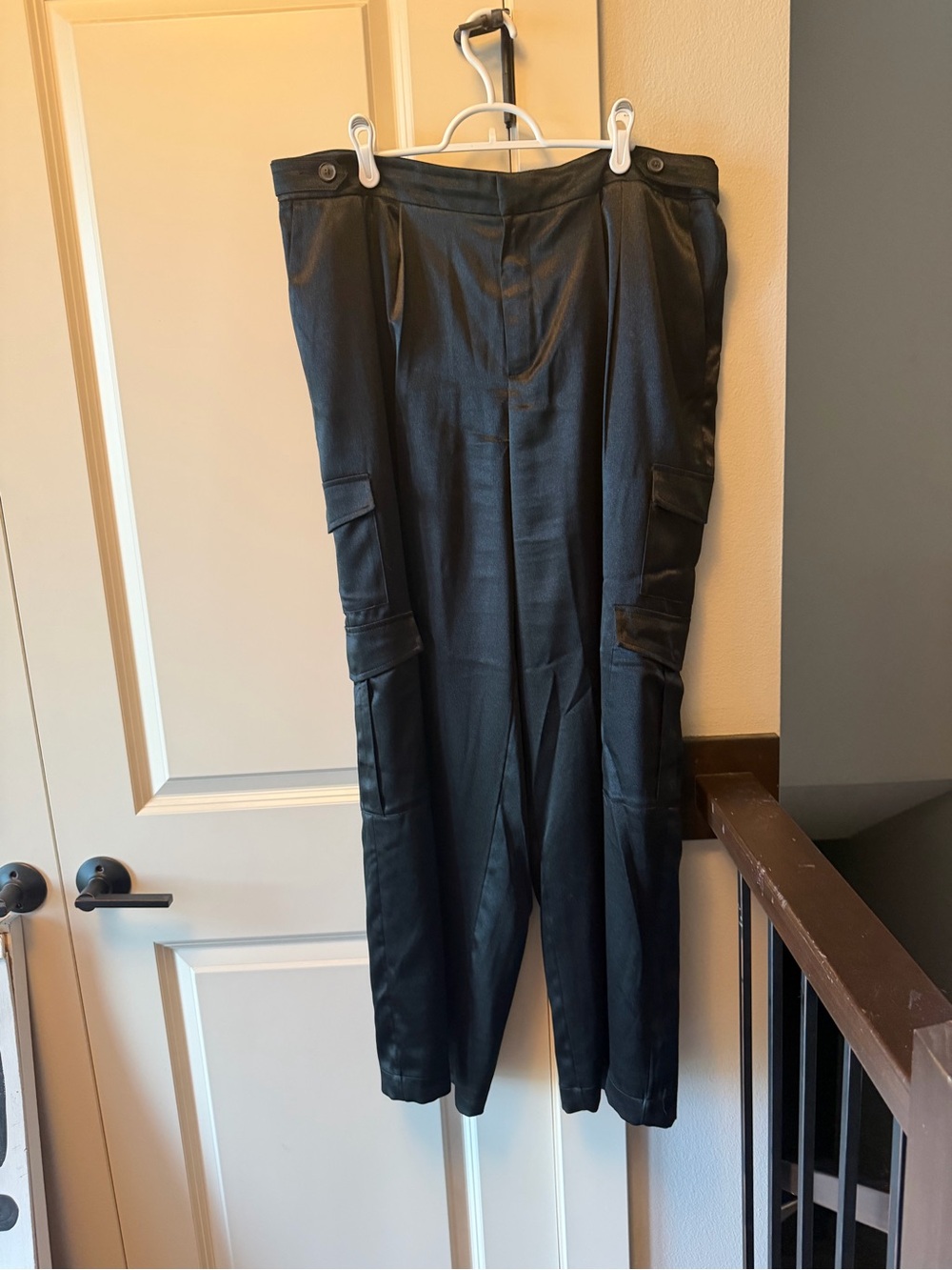 Silky cargo pants